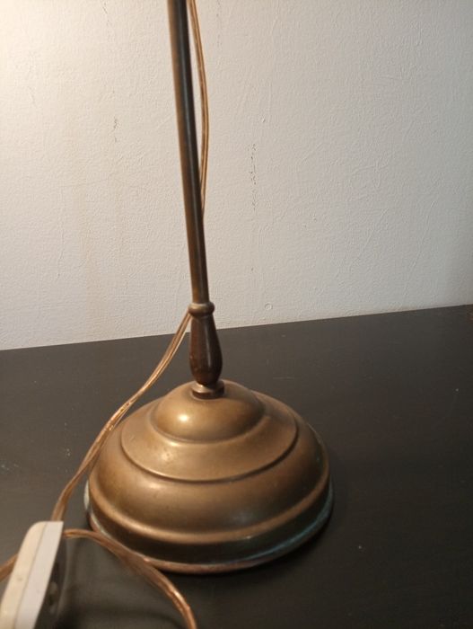Candeeiro de mesa antigo em bronze ou latão - Vintage	Art deco*