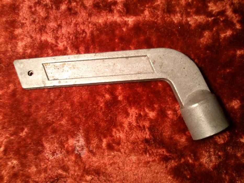 Трёхгранка ключ провідника 8х8 мм  открывания вагона дверей шкафа щитк