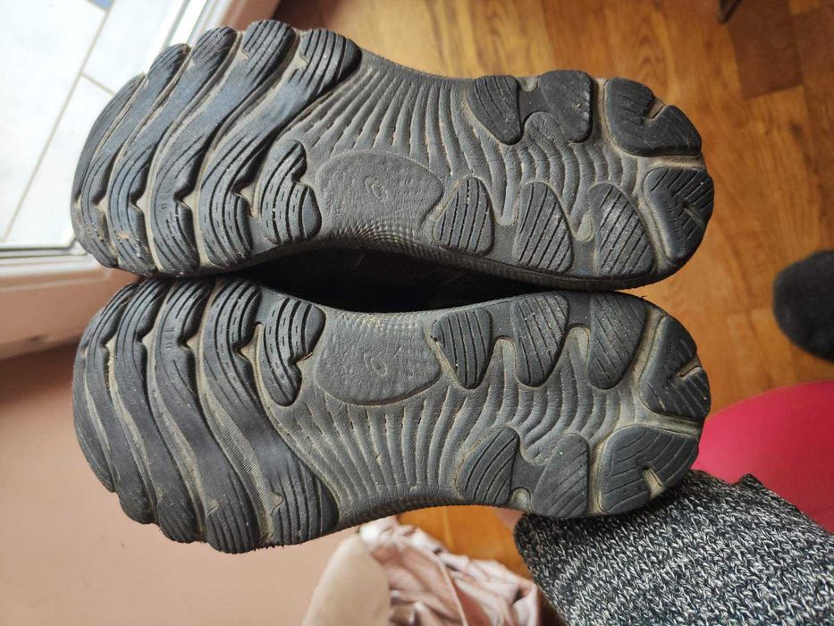 кросівки ASICS оригінальні літні бігові, 40/25,5см