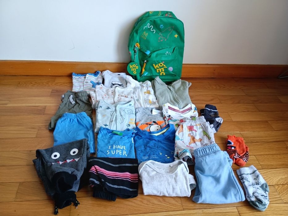 Lote de 20 peças de roupa de menino (9-12) verão com oferta de mochila