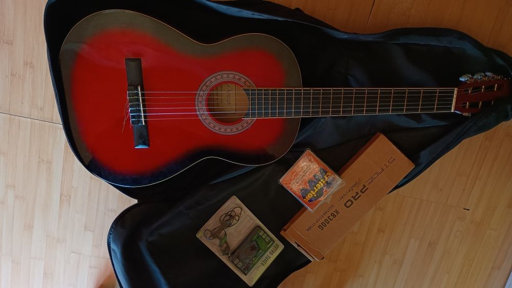 Sprzedam gitarę w dobrym stanie