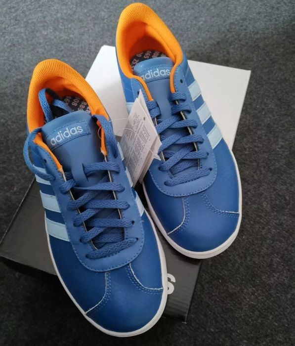 шикарные кроссовки adidas натуральная кожа новые