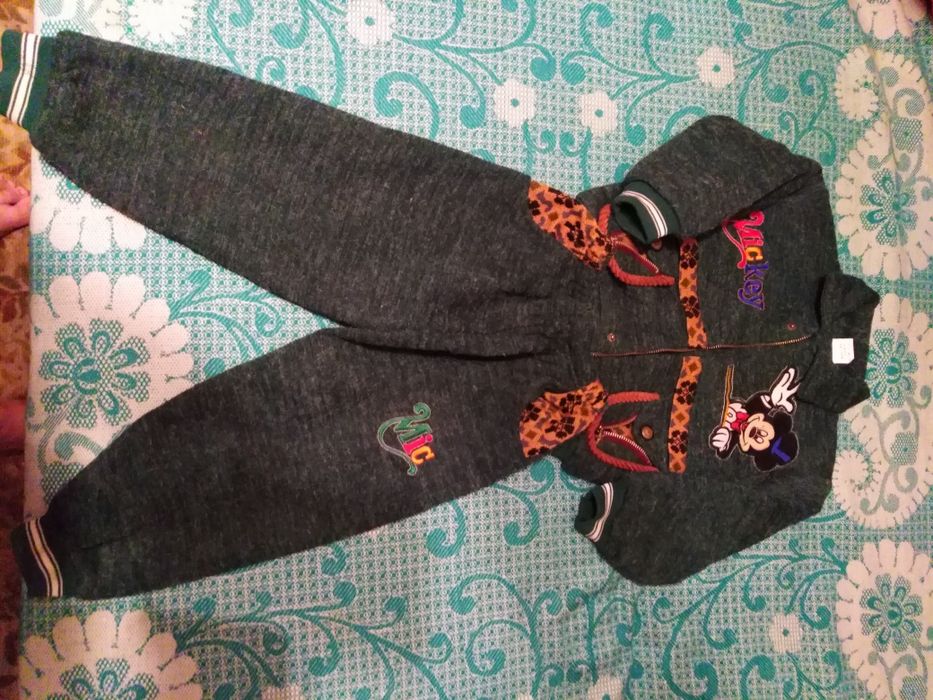 Костюм осінь-весна.