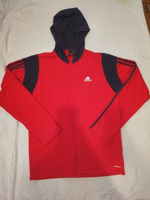 Зипка Адидас в отличном состоянии