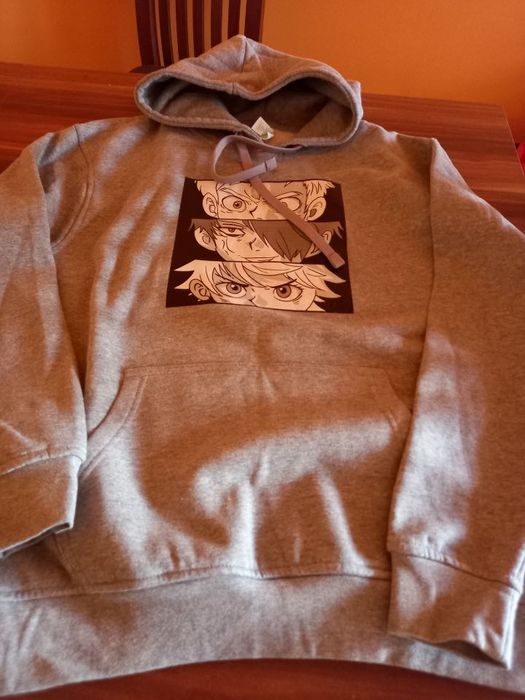 Szara bluza z nadrukiem, kapturem, kieszenią rozm. L