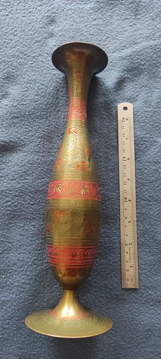 Продам вазочку латунь.