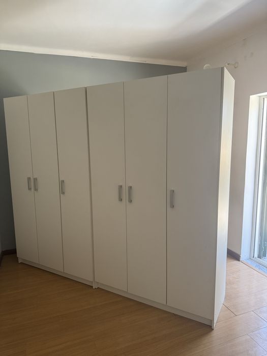 Roupeiro com 6 portas