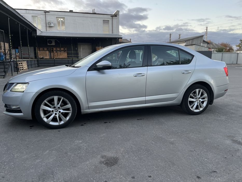 Двері Skoda octavia A7 Fl, LA7W
