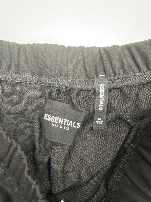 Шорти Essentials