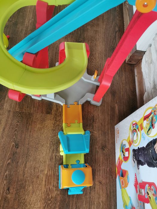 Duży garaż tor samochodowy z wurzutnią plus dwa autka Smoby Planet