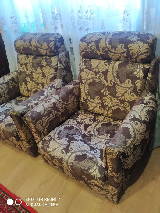 Диван з кріслами