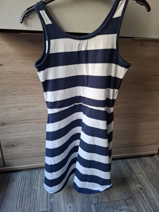 Letnie sukienka dziewczęca rozmiar 134