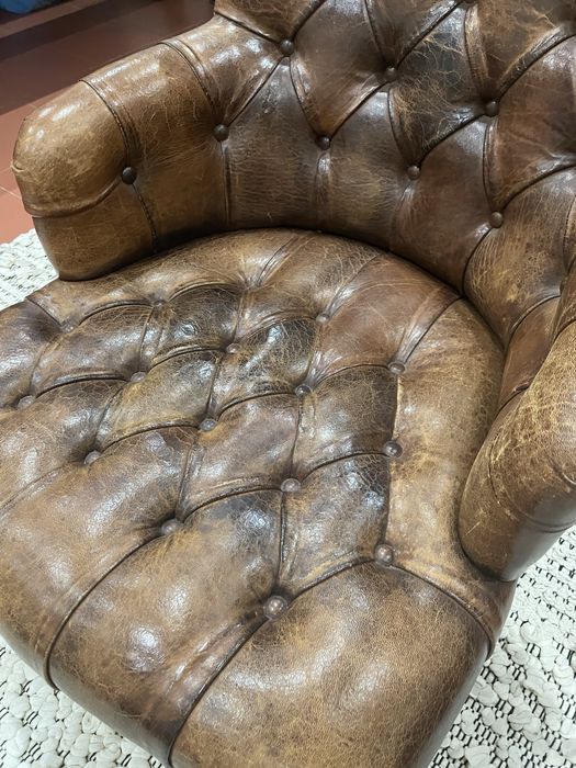 Sofas em pele antigos
