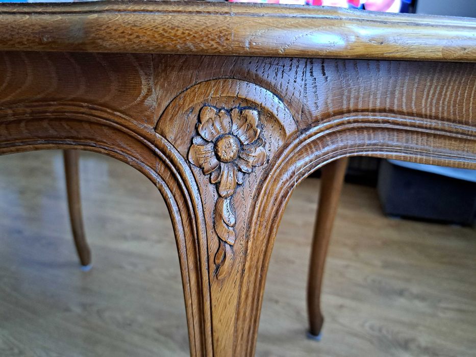 Ława  kawowa w stylu ludwikowskim