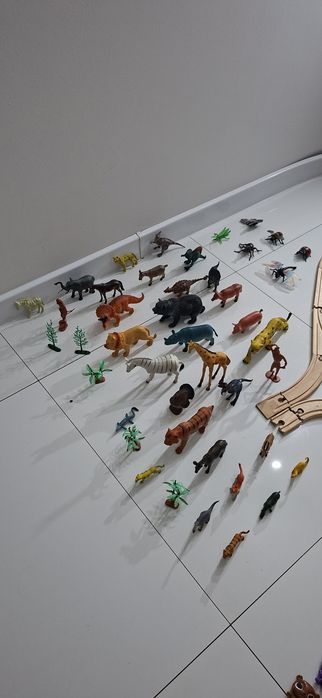 Karton zabawek Psi Patrol  Jetek  klocki kolejka zwierzęta figurki