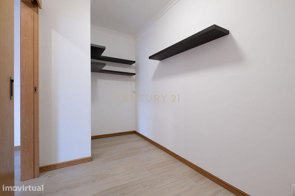 Apartamento T2 para Arrendamento – Centro do Funchal, Ilha da Madeira