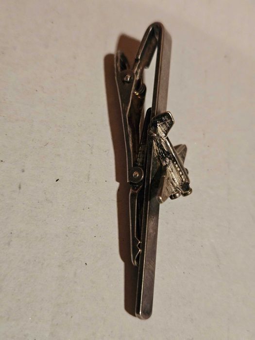 Srebna spinka do krawata