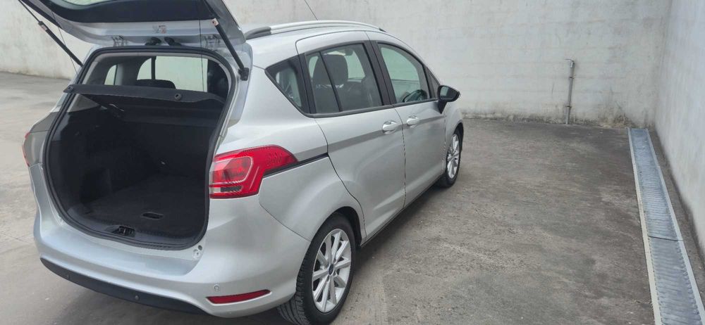 Ford B-Max — fotografia 5