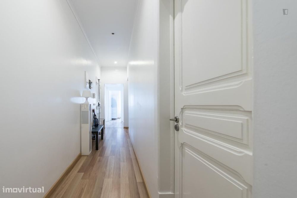 Quarto - localizado em Anjos Lisbon