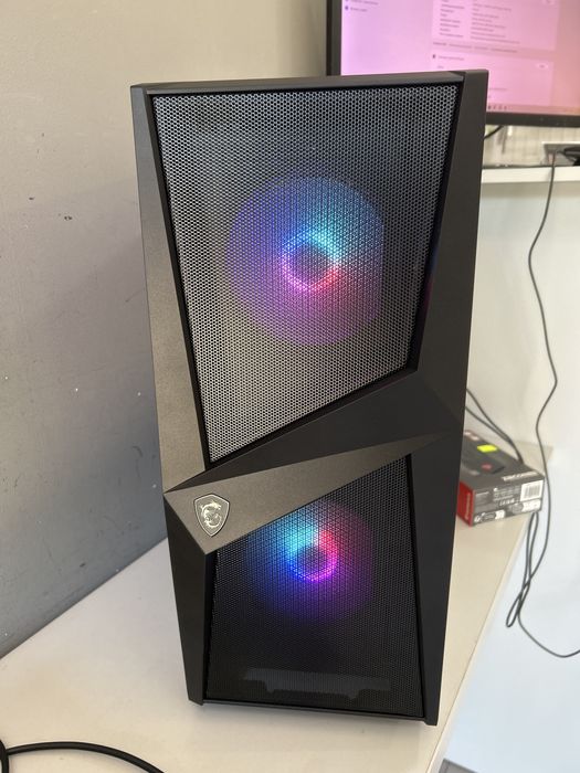 Komputer Gamingowy MSI : SSD M2 1000GB/RTX 5060- 8GB/DDR4 16GB/Ryzen 7 3700 8R/16W/W.11/NOWY