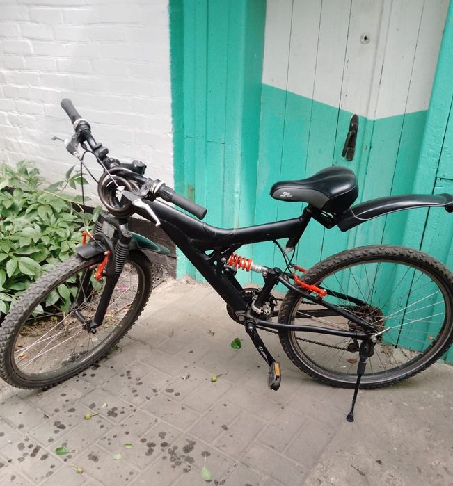 Велосипед с алюминиевой рамой