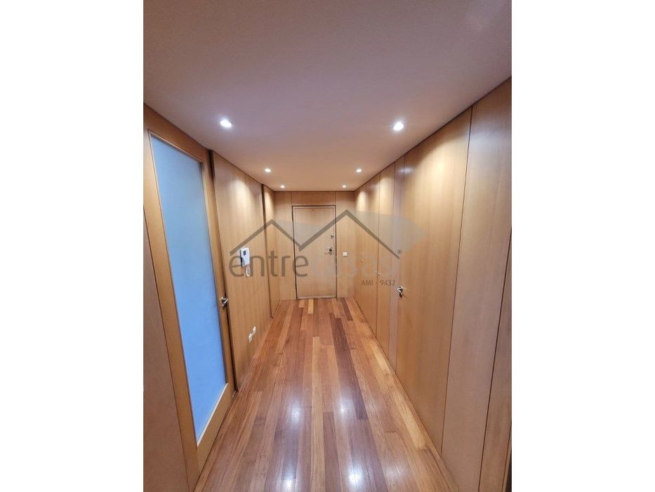 Meadela - Apartamento T3 em Condomínio Fechado