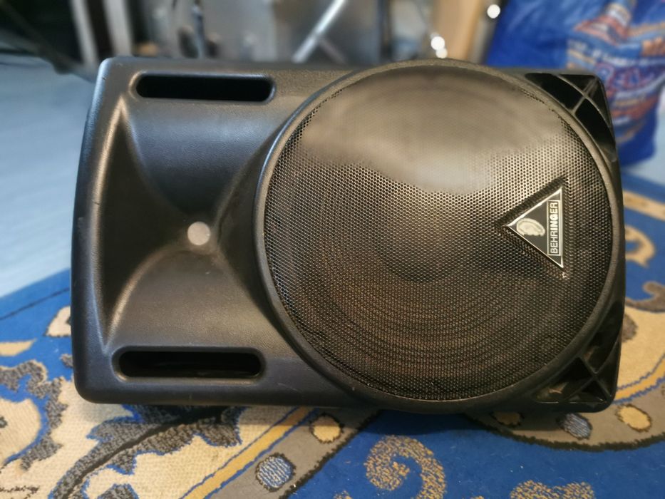 Kolumna aktywna Behringer