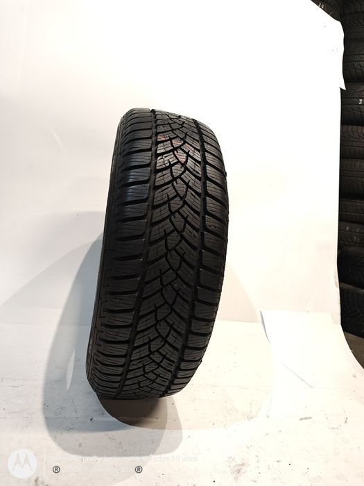 Opona zimowa 205/60 R16  Fulda Kristall Control HP2  92H DOT 5021 ~8 m