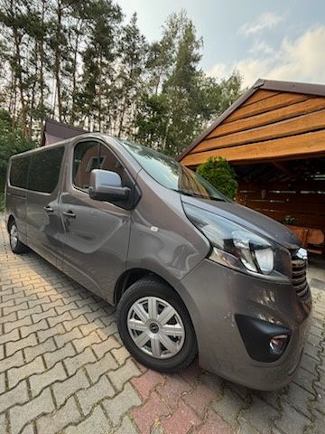 Wynajem Bus 9 osobowy Opel Vivaro