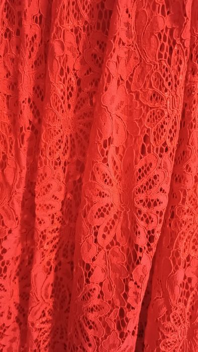 Koronkowa czerwona spódnica midi Reserved 34