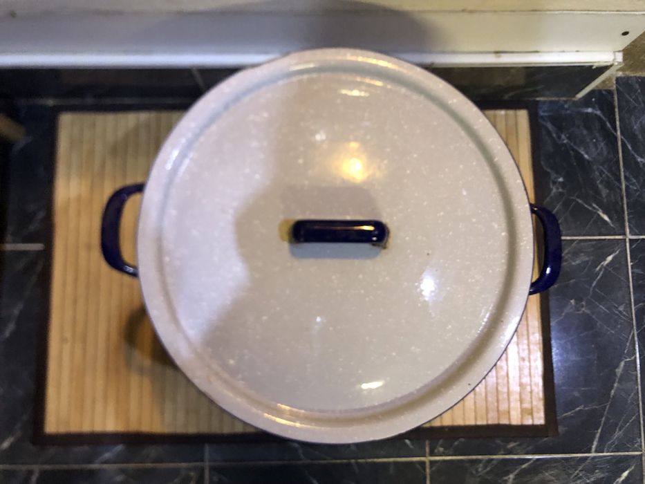 Large Enamel Pot480145683503523841