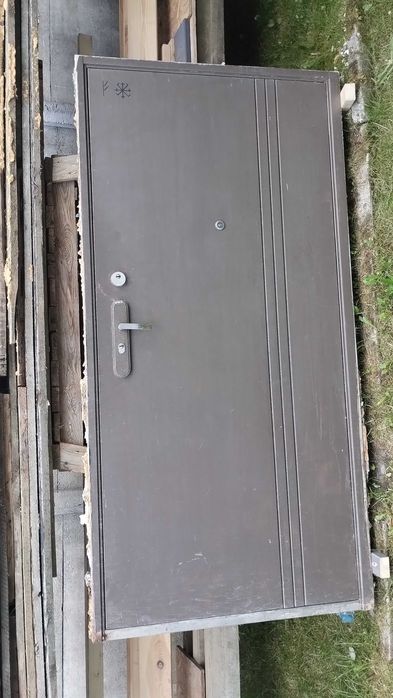 Drzwi wejściowe, metalowe, rama 205X102x10cm