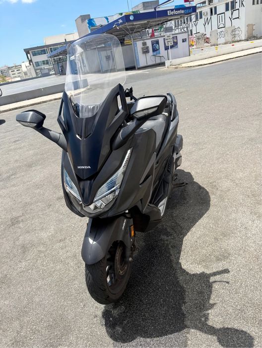 : Vende-se Honda Forza 125 em otimo estado !