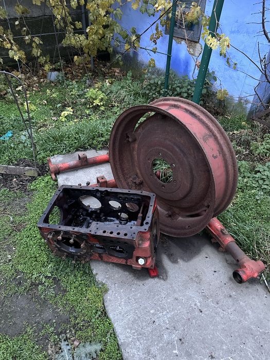 Запчастини трактора т25