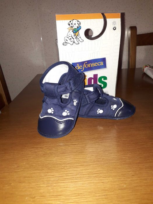 Sapato bebé em bom estado