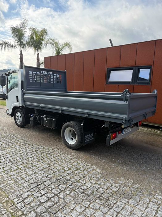 Isuzu tribasculante 2023 3.0CC 150 CV Nacional