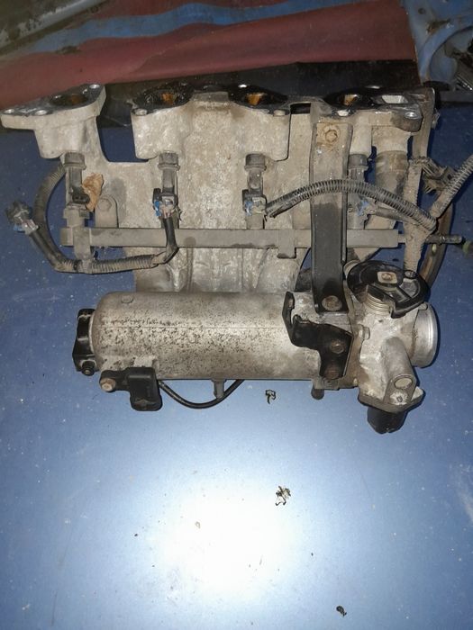 Продам дросельная заслонка с форсунками