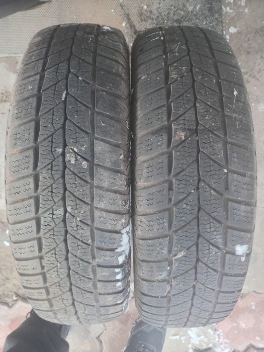 Резина на авто 2 шт ,в доброму стані мало їздилась ...