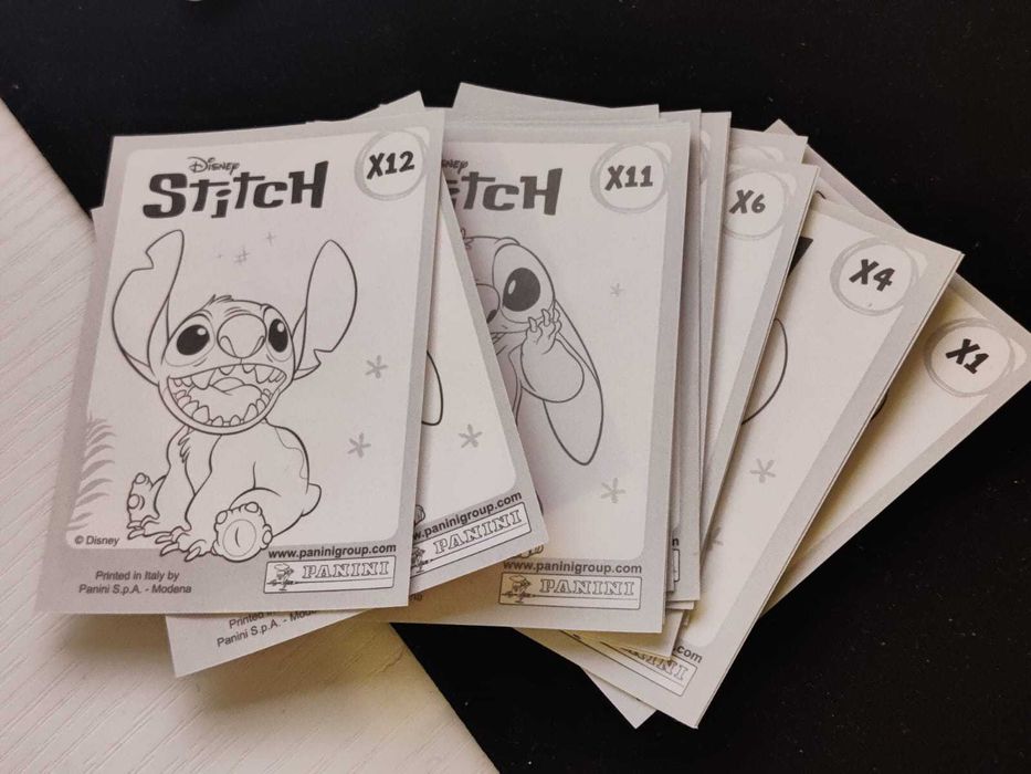 Cromos da colleção Stitch Super Scrapbook (2025)