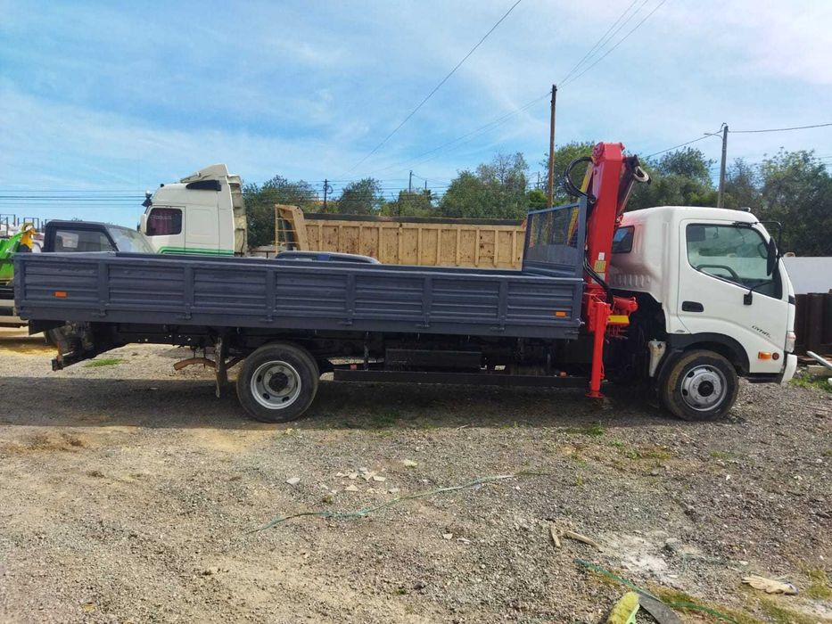 camiao grua toyota basculante