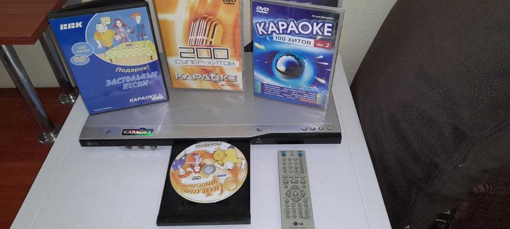 DVD проигрыватель LG DK677X