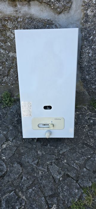 Esquentador a gás de Botija, da marca  Vulcano, Ariston e HTW e Balay