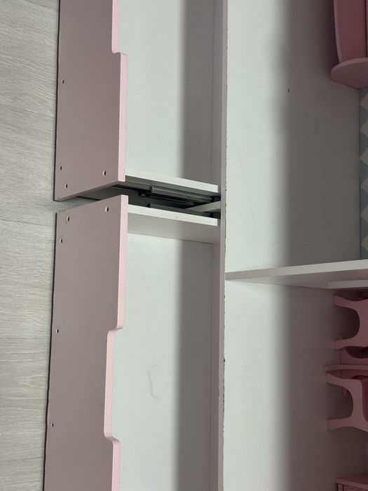 дитячий будиночок,з меблями(з дефектами)