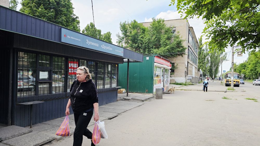 Оренда зупиночного комплексу на Дружбі, навпроти Варусу