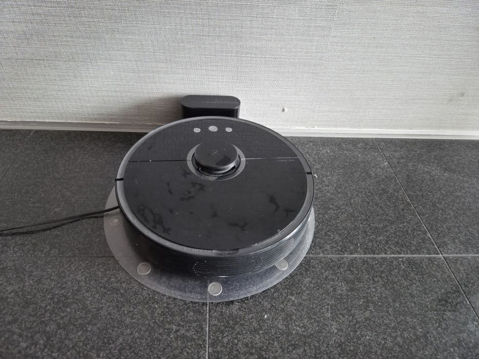 Robot aspirador preto roborock s5