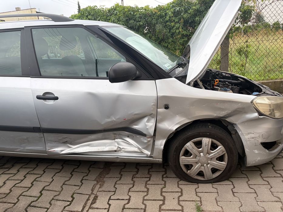 Skoda Fabia II 2010  (po wypadku) CZĘŚCI