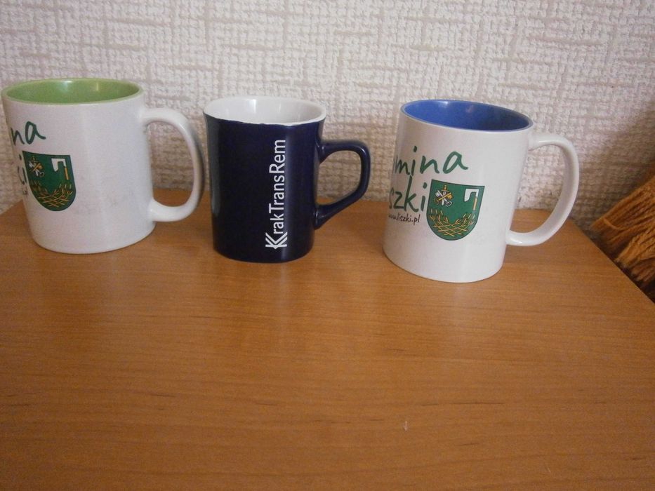 3 kubeczki     za 10 zł.