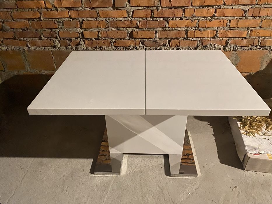 Stół rozkładany EVER ST PS z krzesłami