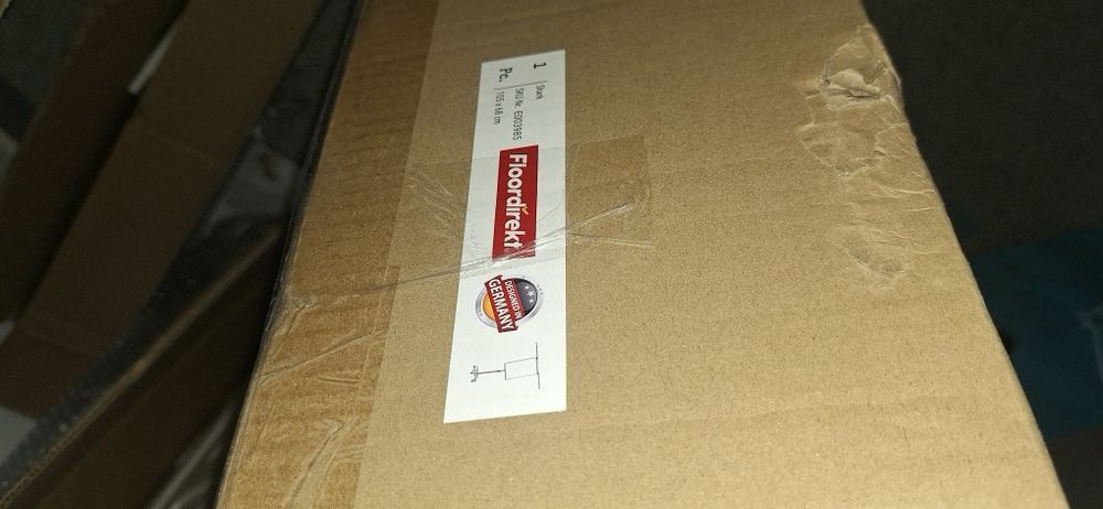 Mobilna tablica suchościeralna flipchart.