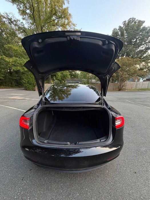 Tesla Model 3 Long Range      2019